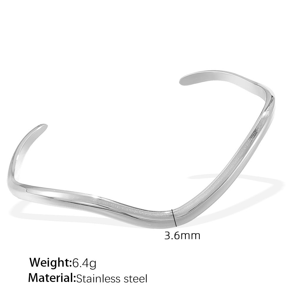 Minimalist Open‑End Gold Ripple Line Bracelet