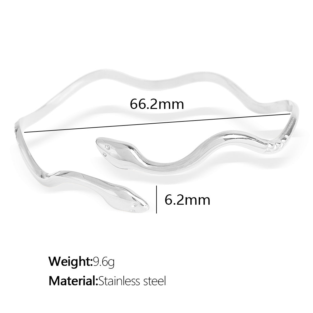 Minimalist Open‑End Gold Ripple Line Bracelet