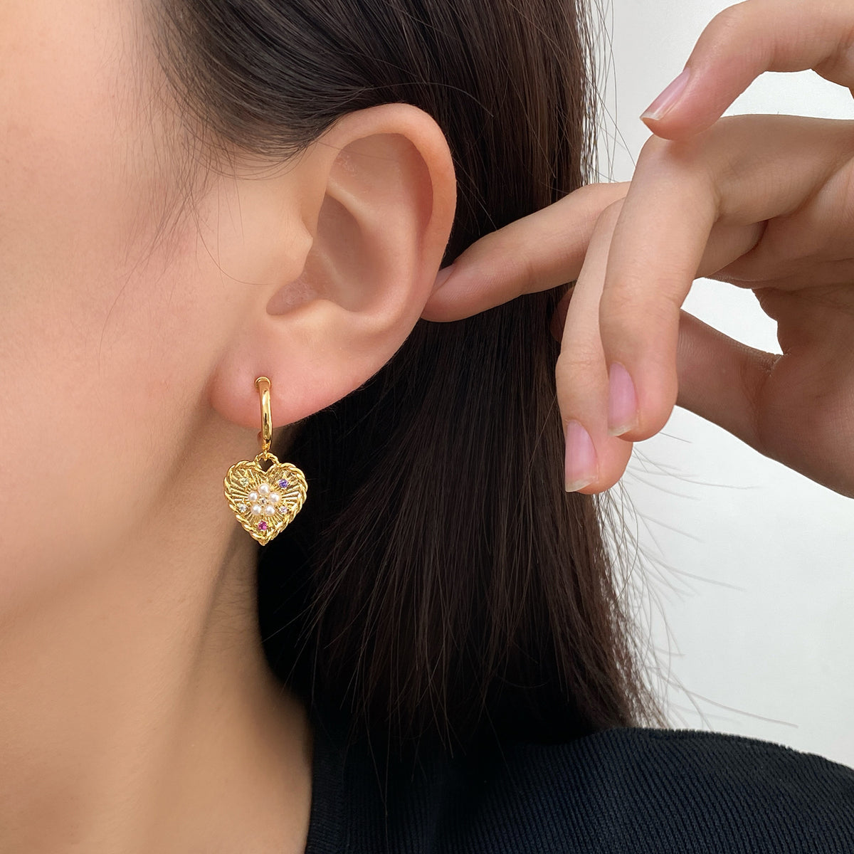 Pearl C-Shaped Earrings – Light Luxury, High-End Elegant Design