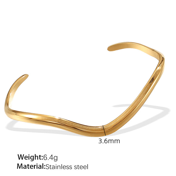 Minimalist Open‑End Gold Ripple Line Bracelet