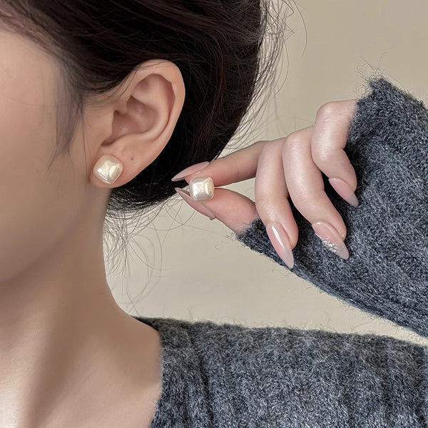 Alloy Fashion Ear Accessories – Popular Light Luxury Style, Influencer-Favorite Design